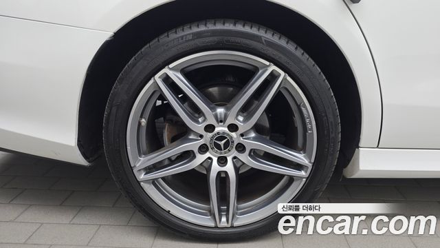 Mercedes-Benz E-Class 2018 — photo 5