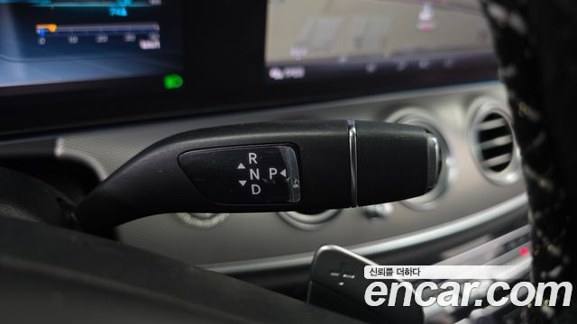 Mercedes-Benz E-Class 2018 — photo 12