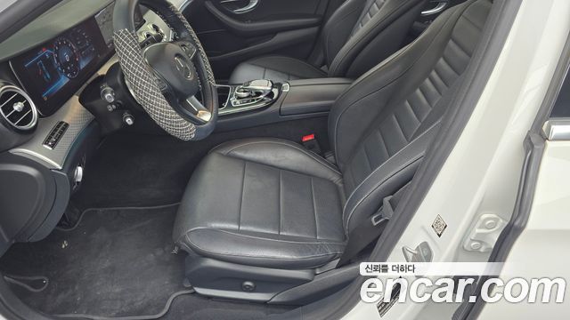 Mercedes-Benz E-Class 2018 — photo 24