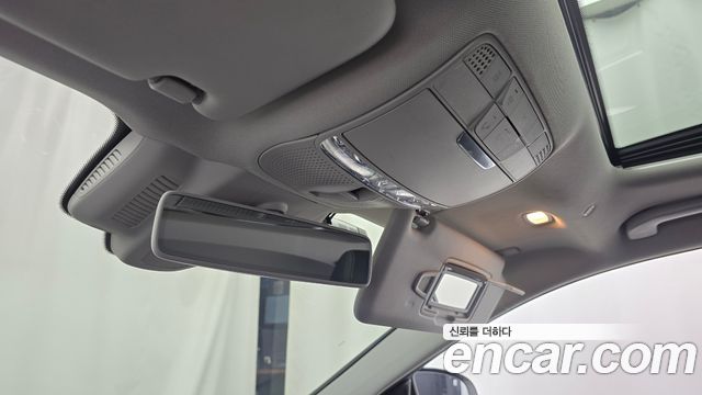 Mercedes-Benz E-Class 2018 — photo 25