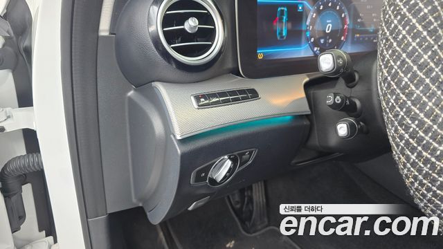 Mercedes-Benz E-Class 2018 — photo 26