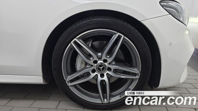 Mercedes-Benz E-Class 2018 — photo 7