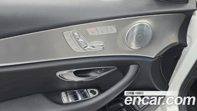 Mercedes-Benz E-Class 2018 — photo 28