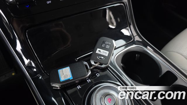 Kia Canival 2021 — photo 21