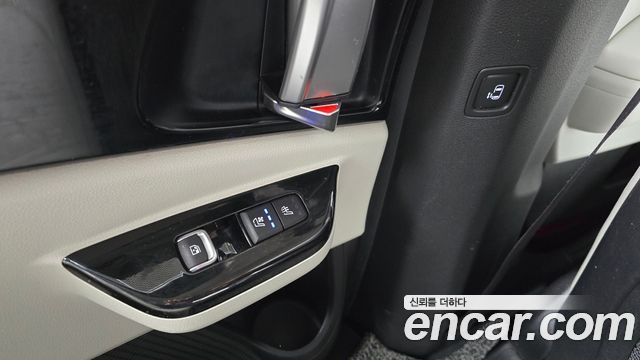 Kia Canival 2021 — photo 22