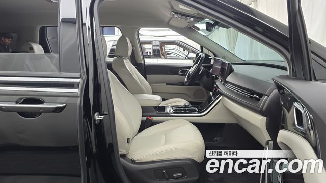 Kia Canival 2021 — photo 16