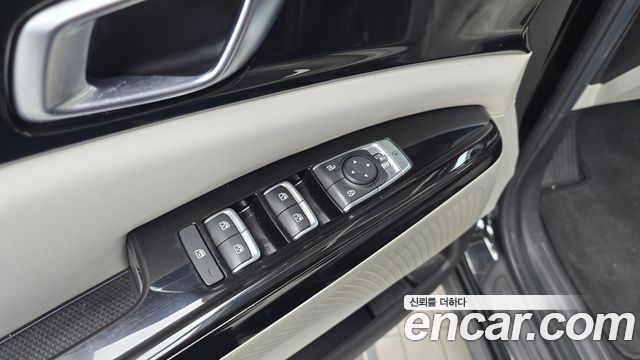 Kia Canival 2021 — photo 29