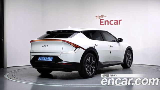 Kia EV6 2023 — photo 2