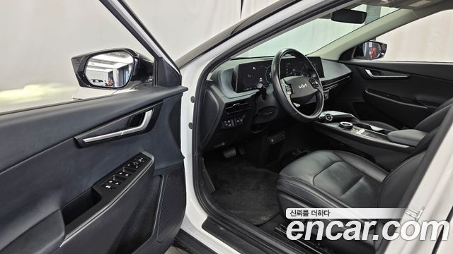Kia EV6 2023 — photo 10