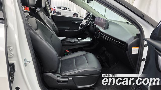 Kia EV6 2023 — photo 11