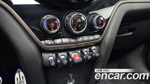 Mini Countryman 2021 — photo 17