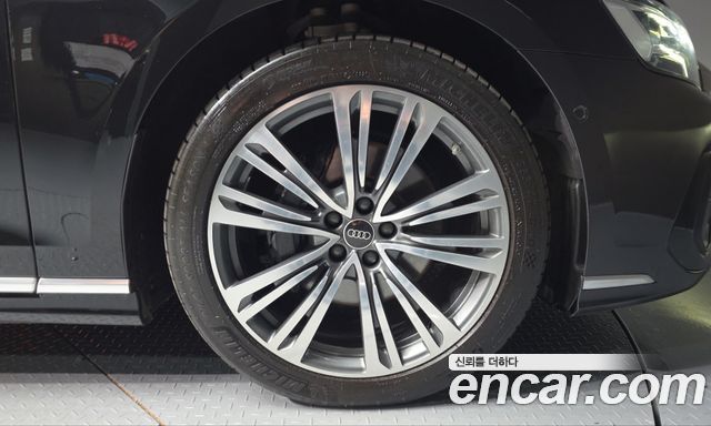 Audi A8 2023 — photo 5