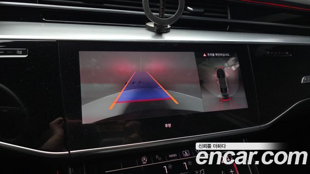 Audi A8 2023 — photo 22