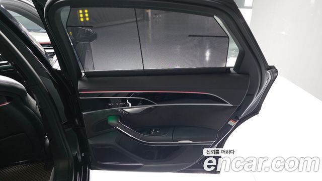 Audi A8 2023 — photo 15
