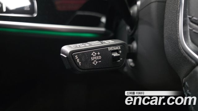 Audi A8 2023 — photo 28