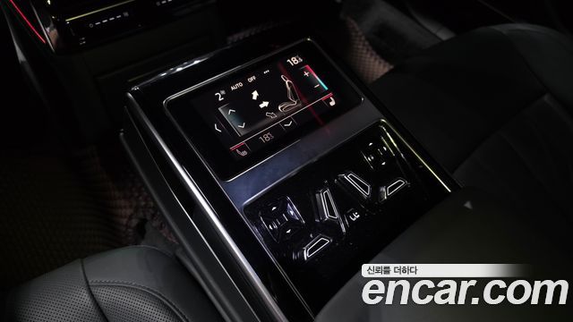 Audi A8 2023 — photo 32