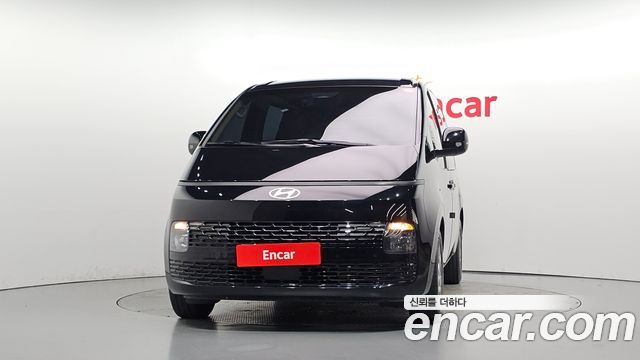 Hyundai Staria 2025 — photo 1