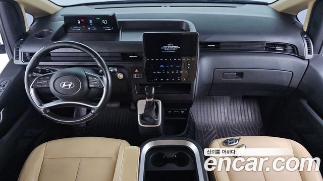 Hyundai Staria 2025 — photo 9