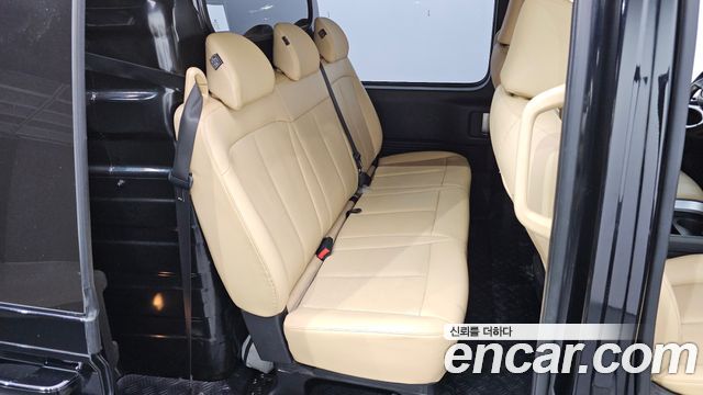 Hyundai Staria 2025 — photo 17