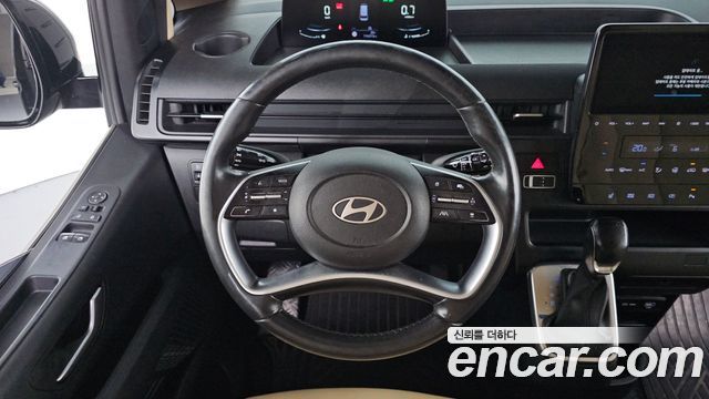 Hyundai Staria 2025 — photo 18