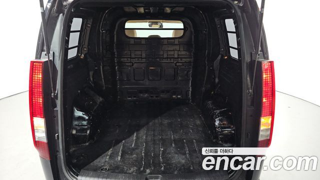 Hyundai Staria 2025 — photo 25