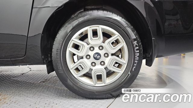 Hyundai Staria 2025 — photo 6