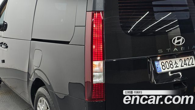 Hyundai Staria 2025 — photo 8