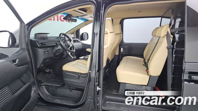 Hyundai Staria 2025 — photo 15