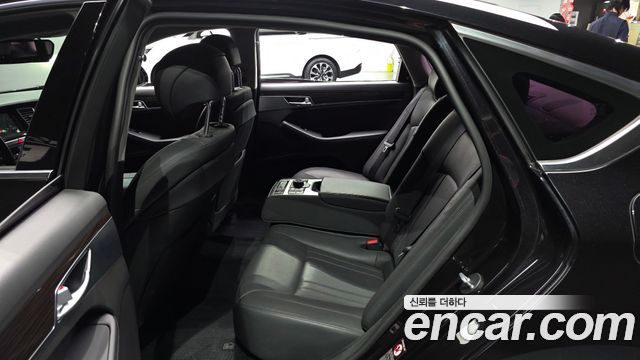 Genesis G80 2018 — photo 12