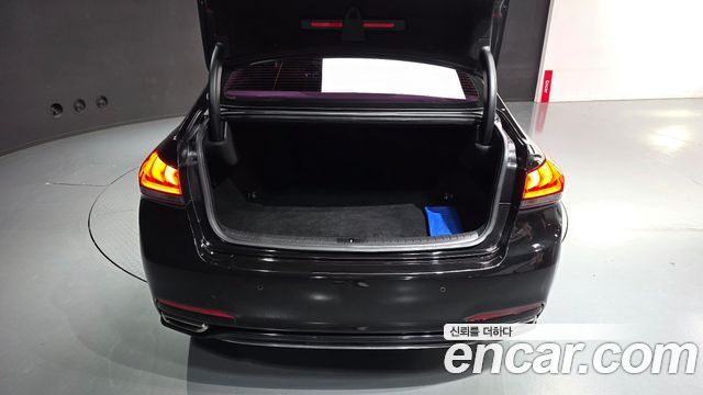 Genesis G80 2018 — photo 18