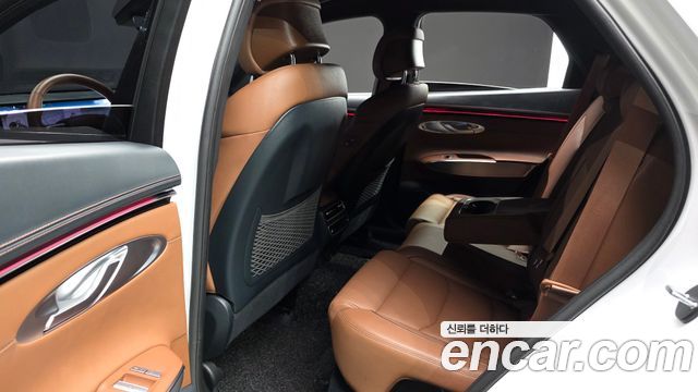 Genesis GV70 2025 — photo 11