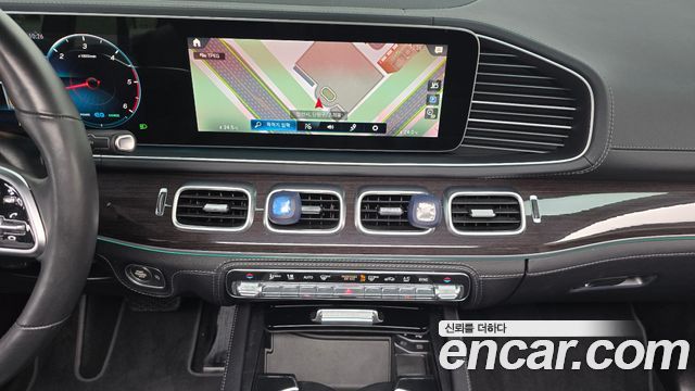 Mercedes-Benz GLE-Class 2022 — photo 12