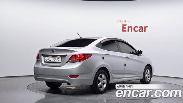 Hyundai Accent 2012 — photo 2