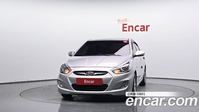 Hyundai Accent 2012 — photo 3