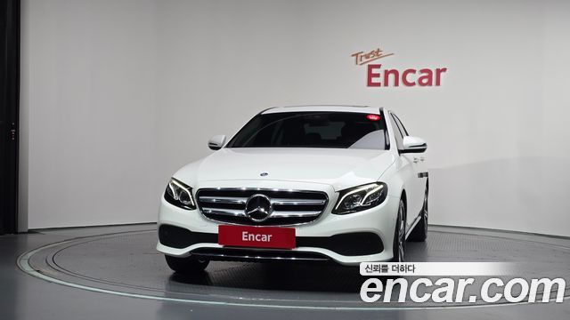 Mercedes-Benz E-Class 2019 — photo 3