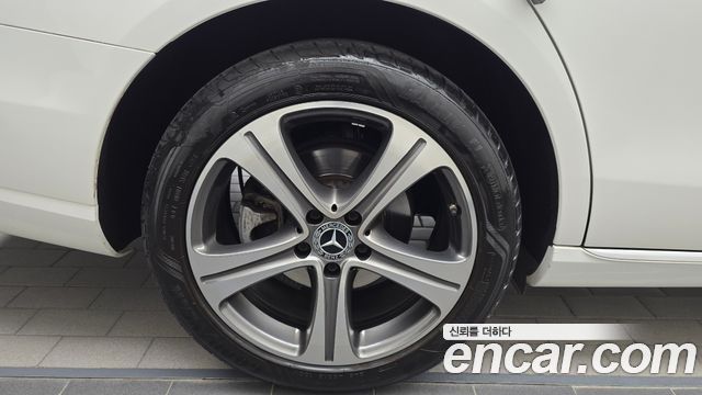 Mercedes-Benz E-Class 2019 — photo 5