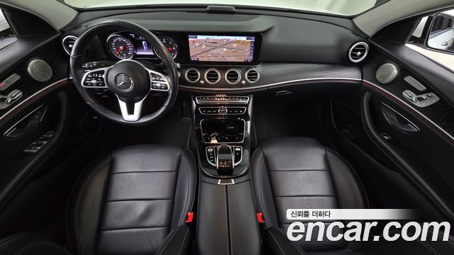 Mercedes-Benz E-Class 2019 — photo 10