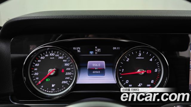 Mercedes-Benz E-Class 2019 — photo 11