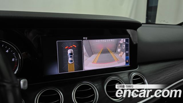 Mercedes-Benz E-Class 2019 — photo 21