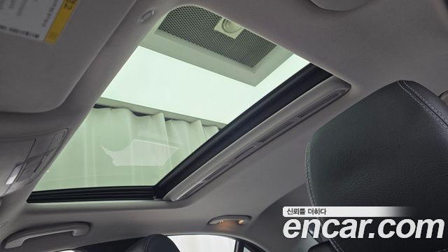 Mercedes-Benz E-Class 2019 — photo 23