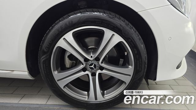 Mercedes-Benz E-Class 2019 — photo 7