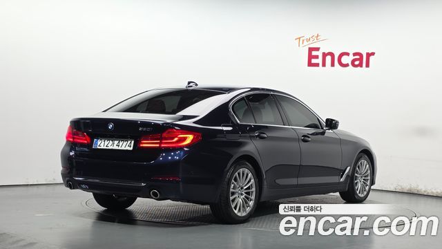 BMW 5-Series 2020 — photo 2
