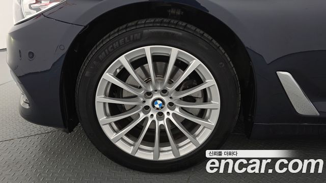 BMW 5-Series 2020 — photo 5