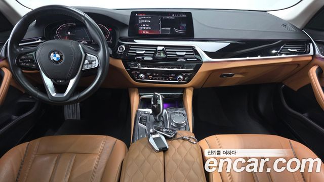 BMW 5-Series 2020 — photo 10