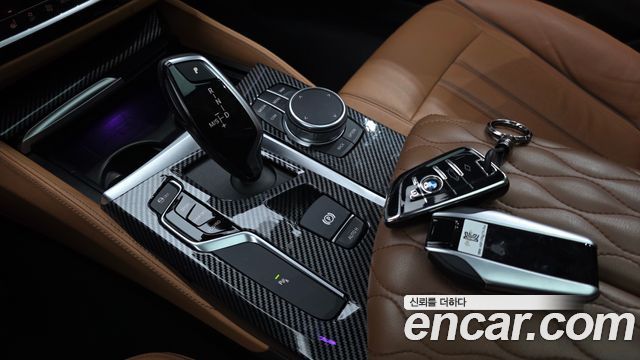 BMW 5-Series 2020 — photo 12