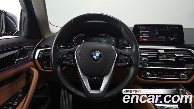 BMW 5-Series 2020 — photo 20