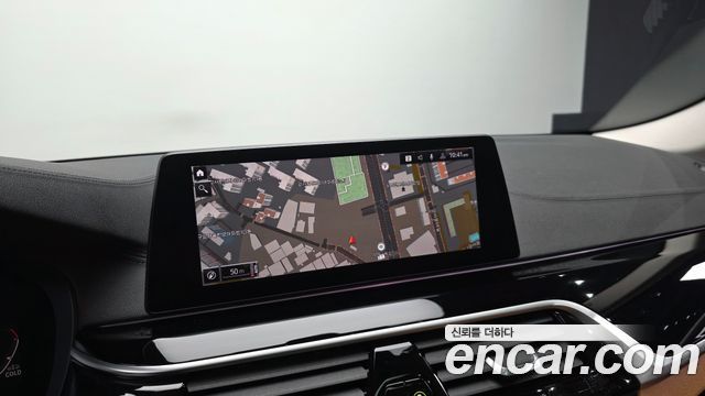BMW 5-Series 2020 — photo 21