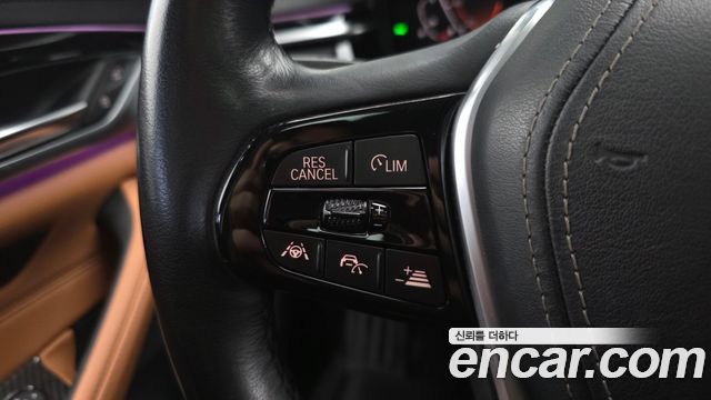BMW 5-Series 2020 — photo 27