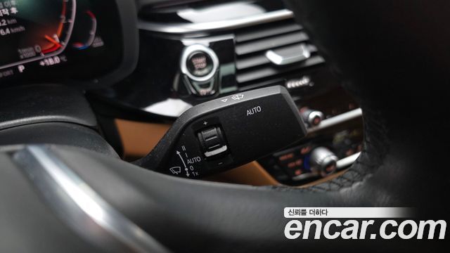BMW 5-Series 2020 — photo 29