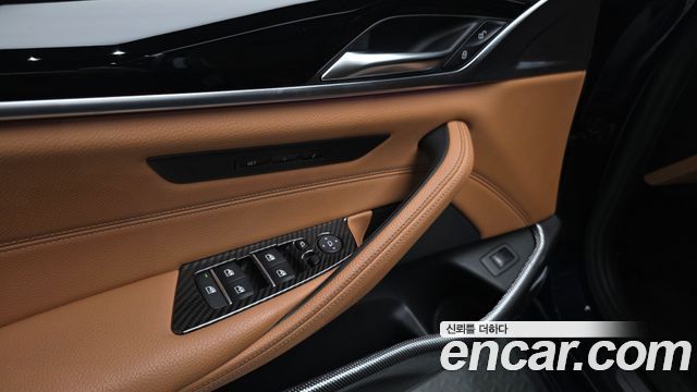 BMW 5-Series 2020 — photo 34